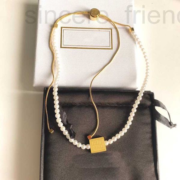 Strand -Designer Miss Miao 24 frühe Frühlingsperlen Lange Halskette Miu Einstellbare High -End -Internet Prominente