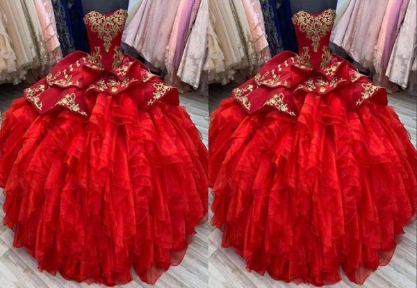 2022 REAL PO RED GOLD BODADO VESTIMENTO DE BOLA QUINKEANERA Organza babados com miçangas Sweet 16 vestidos vestidos 15 ANOS1090288