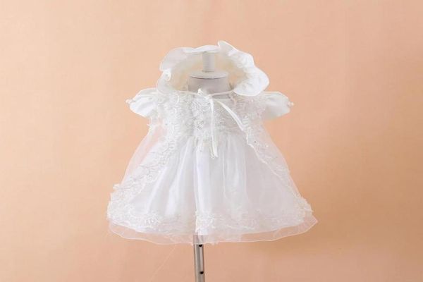 Baby Girls taufe Kleid mit Speiseshatshawl Vestidos Infantis Prinzessin Hochzeitsfeier Spitzenkleid für Neugeborene Taufe 3pcs5644520
