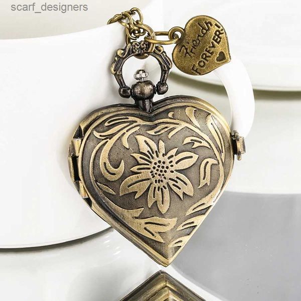 Relógios de bolso antiquado Bronze Love Love em forma de coração Pocket Pocket Es Pingente Relógio com Chain de Colar de 80 cm com Acessório do Coração Y240410