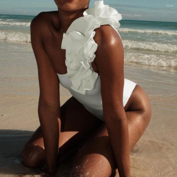 Roupas de banho feminina branca de maiô de uma peça 2024 ombro sexy feminino de renda floral up ups banhoding modewear monokini fêmea feminina