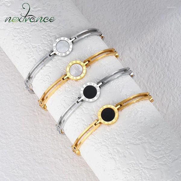Bangle NextVance Gold Color Número de letra redonda pulseira de concha de pulseira de aço inoxidável para mulheres Valentines Unissex Jewelry Gifts