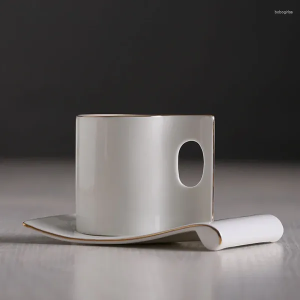 Tazze di piattini da caffè in ceramica bianca set di tazze europea di osso semplice con scaffale e piattino pomeriggio logo personalizzato C6M