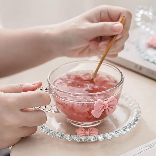 Tazze di piattini wudruncy tazza da tè in vetro in perline e fiocco rosa secco chiaro tazza di caffè di alto piede con cucchiaio che beve
