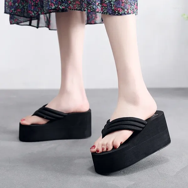 Slippers feminino chinelos com solas grossas saltos altos de sandália de solas abertas sapatos de praia ladras slides flip flop