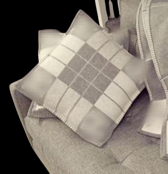 Cuscino di lusso Designer Signer Cushion Cover di alta qualità Cashmere Materiale di lana Real Material Stripe Pattern 5 Colori Disponibile 2016622