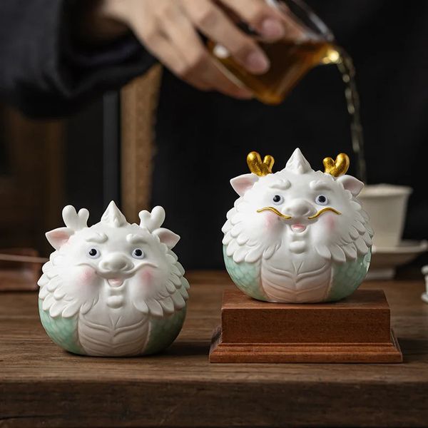 Чайные украшения для домашних животных прекрасное китайское зодиак -дракон года талисмана для талисмана игра для церемонии набора аксессуаров на рабочем столе. Украшение 240411