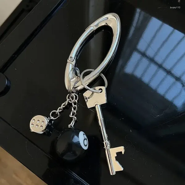 Keychains kreative Stahlschlüssel Würfel schwarz 8 Kette Metall Mountaineering Multifunktionsschloss Geschenkpaare Freunde Boutique klein