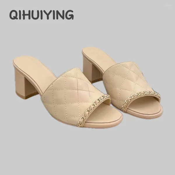 Hausschuhe handgefertigt viele Kettendekoration Echtes Leder Peep-Toe Chunky Ferse Frau Mules Schuhe Outdoor Slides Botas Mujer