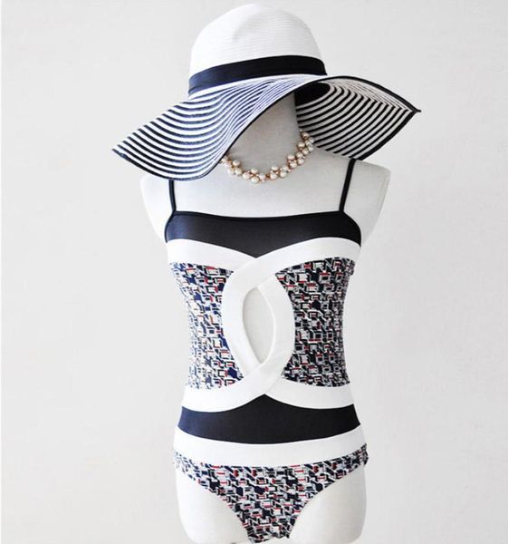 Designer Menina feminina Roupa Lattice Biquíni feminino Terreno feminino Lace Up Swimsuit Summer Summer Cross Belt Brands Bikinis Suits Sexy5039108