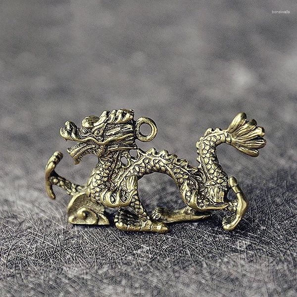 Estatuetas decorativas 1pc Mini Vintage Brass Dragon estátua da cadeia de pendente decoração de pingente escultura em casa mesa de escritório engraçado presente de brinquedo