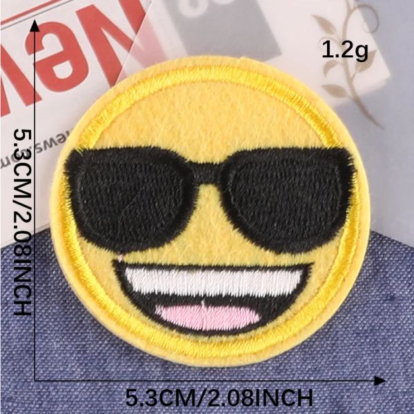 5 PCs redondo smiley rosto bordado patches de personalidade criativa Patch de distintivo correspondente para roupas de mochila em casa Patch Fusible