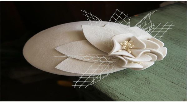 British Princess Net Yarn Top Hat Lana lana di lana per autunno e inverno Nuovi cappelli di moda eleganti decorazioni di fiori 8916064