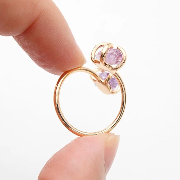 Unregelmäßiger Amethyst-Kristall offener Ring für Frauen Mädchen Klaue Goldfarbe Boho Naturstein Fingerschmuck