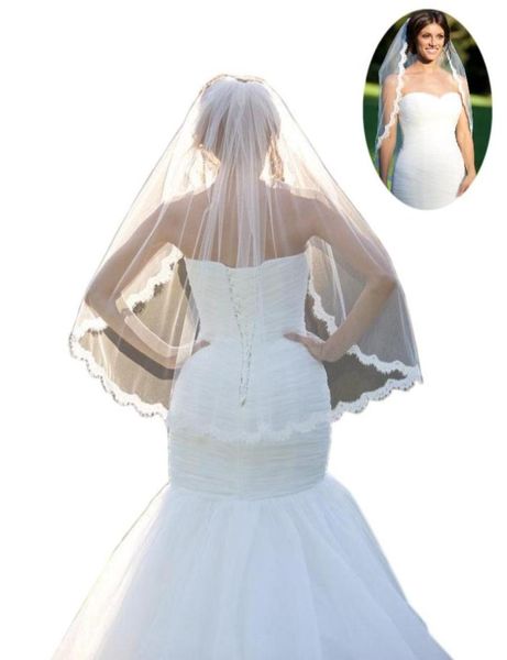 2022 Country Romantic Country Declerop Cased Wedding Véils para Bride White Ivory Lace Edge com pente de noiva Boho Designer Beach Wed9607377