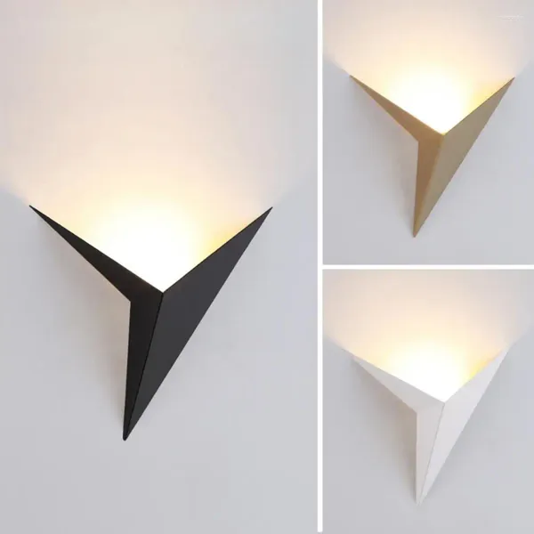 Lâmpada de parede 3W LED Modern Light Triangle Nórdico Estilo Indoor Scone Bolcony Filumes Lights Home Decoration