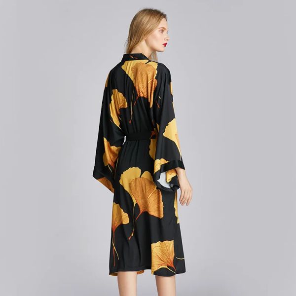 Weibliche schwarze lange Robe Nachthemd sexy Print Ginkgo Blatt Kimono Bademantel Kleid Nachtmätigkeit Frühling Sommer Lose Satin Heimkleid