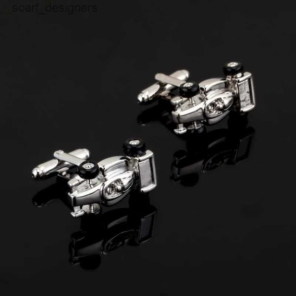 Cuff Links Men Racing Racing Cufflinks Wholesale Retail Silver Color Copper Material Novelty Racing Car Design de alta qualidade para o Racer Y240411