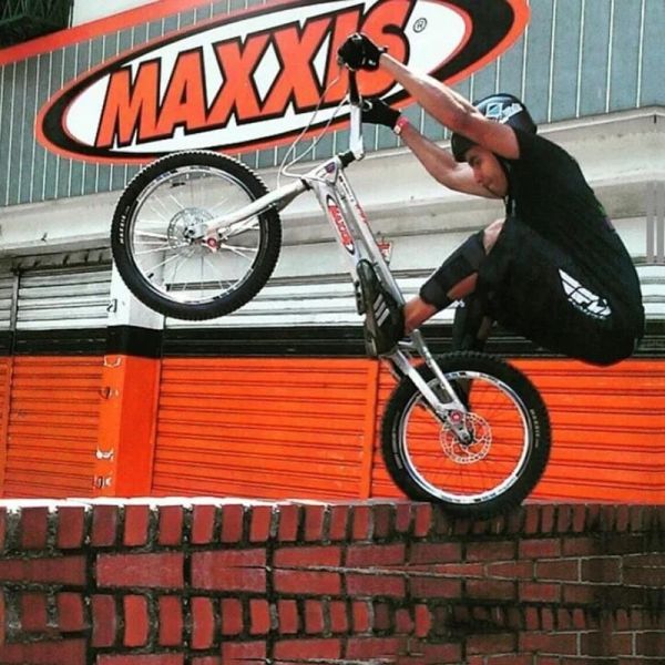 Maxxis Torch (M149) BMX-Fahrradreifen Max Torch 29x2.1 20x1.75 1,95 2,2 BK-Falte/120 SW-Fahrradreifen stichfeste BMX-Reifen