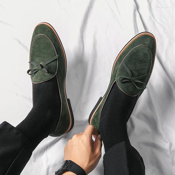 Casual Shoes 2024 Brand Pointy Herren Flats Fashion Office All-Match Männchen Male Wandermenens auf Slipper Leder einfach rutschen