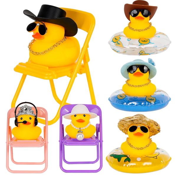 Weihnachtsgummi Enten gelbe Ducky Car Ornament Dashboard Dekor süße Squeak Duckies Ornamente Innenzubehör