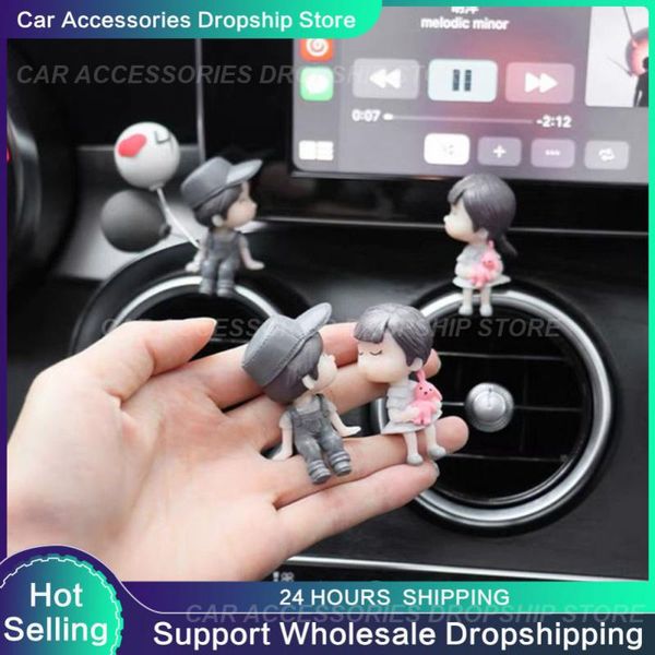 Bobble Head Toys Mercoledì Addams Reput Vehicle Forniture Creative Car Accessori per le bambole di coppie di bacio adorabili Figura