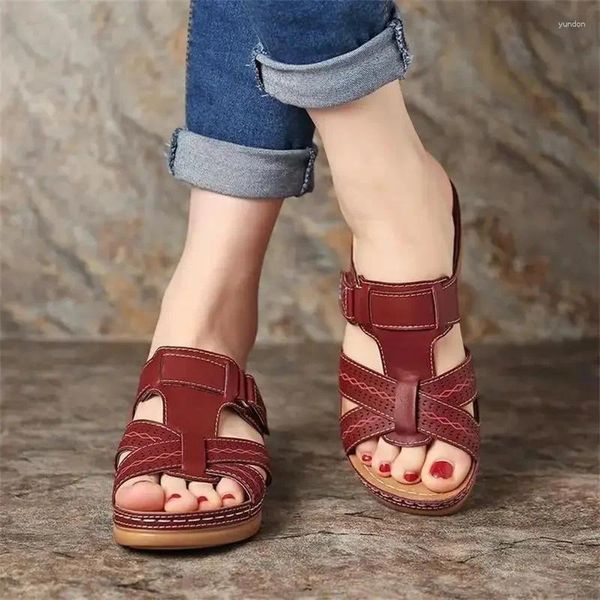 Freizeitschuhe Frauen Sandalen Sommerkeile Erwachsener Open Tode Slip auf bequeme Hausschuhe Feste Farbschnalle Strand für Lady 2024 Sandalien