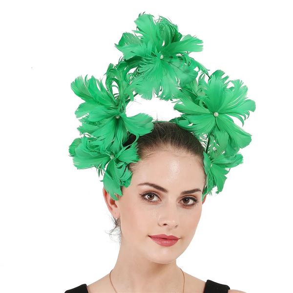 Hochwertige Sinamay Hut Feather Blume Strauße Faszinator Kopfbedeckung Cocktail Anlass Frisur mit Schleierdekoration 240401