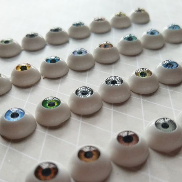 1 paio di occhi acrilici da 10 mm bulbi oculari rotondi BJD bambole accessori 5 mm Cambiamento per il trucco per gli occhi iris per le bambole SD Colore casuale