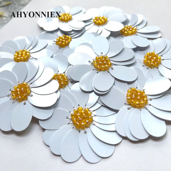 10pcs/lotto perline fatte a mano pauli di paillettes Daisies abbigliamento patch di floreali Accessori per patch decorativi fai -da -te