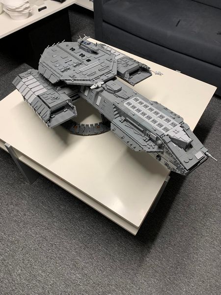 MOC Interstellar Stargateed SG-1 USS Daedalus Spaceships Blocks Building Transporte Space Modelo de aeroporto Exibir brinquedo para crianças