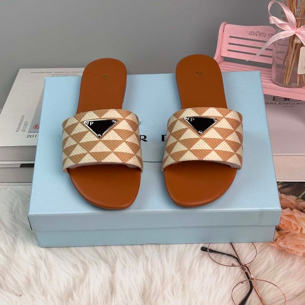 Designer Slipisti da donna Sandals Fashion Sandals Platform Platform Platform Luxury Designer Lettering Women's Leather Flats 04