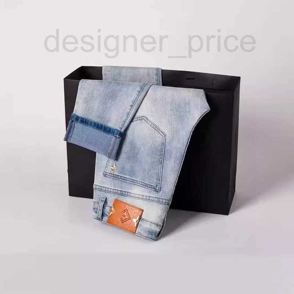 Jeans designer maschile di alta qualità etichetta in acciaio a colore teschiato etichetta lavata per acqua lavata maschile versatile elastico slim fit piccoli pantaloni a gamba dritta m61g