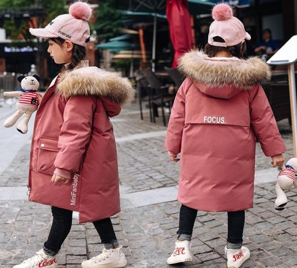 Jaqueta de inverno para meninas roupas parka real com capuz de pele negra traje de neve de 30 graus para crianças TZ5521841372