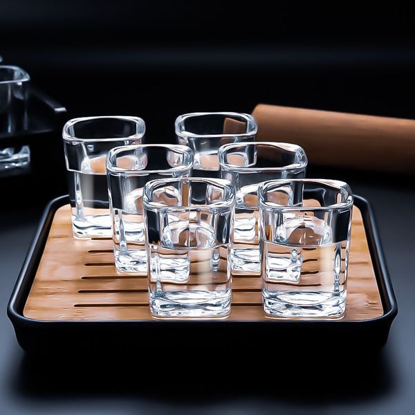 Set di bicchieri da tiro in vetro bianco tazza di bicchiere da bevande da bevande in vetro spirituale bar ktv con tazza di stoccaggio in vetro di vetro.
