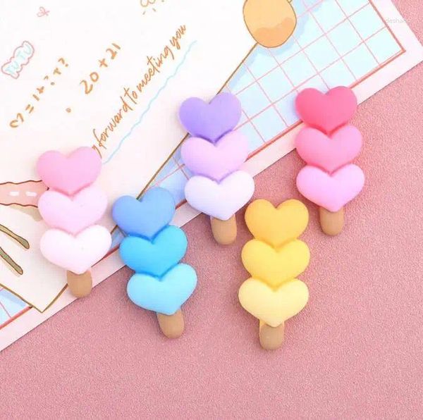 Dekoratif figürinler 10pcs/lot karikatür kalp şeklindeki reçine düz arka cabochon scrapbook kawaii diy süslemeler cazibe aksesuarları