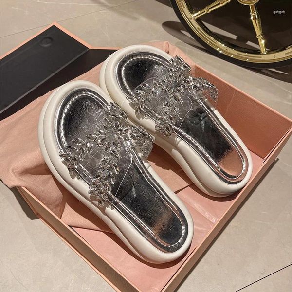 Slippers Pvc Crystal Luxury Women Обувь Прозрачные квартиры пляжные сандалии платье шлепанцы лето 2024 Дизайнерские слайды Mujer Slides