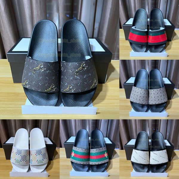 Bayan Tasarımcı Ayakkabı Sandalet Yaz Terlik Moda Klasik Renkli Baskı Noktaları Stripes Plaj Termeri Sıradan Düz Topuk Ayakkabı Açık Mekan Konfor Kaydırıcıları