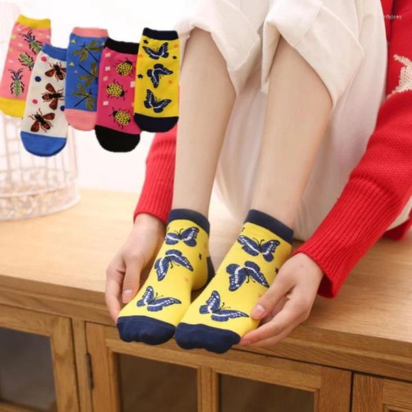 Kadınlar SOCKS Sevimli Kısa Klasik Cesign Renkli Çizgi Film Kelebek Yahudi Yahudi Bee Beetle Moda Komik