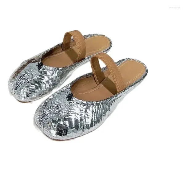 Hausschuhe Silber glänzende Leder halbe Slipper für Frau geteiltes Zehen Elastizität Band flach echte Slip-on-Outdoor-Bootsballettschuh Schuh