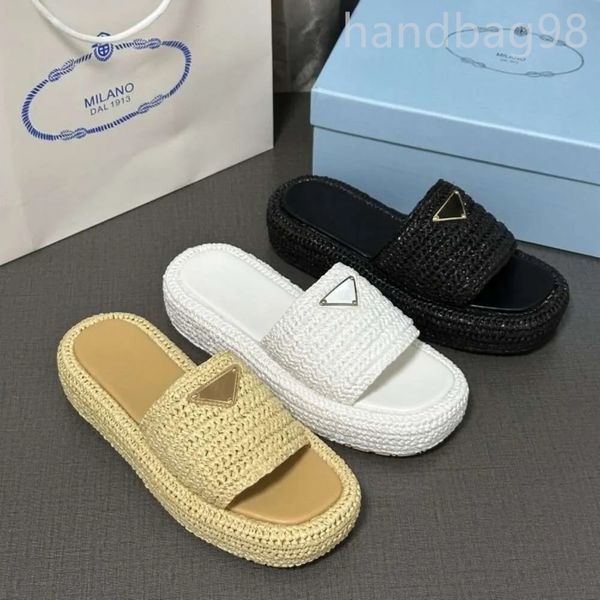 Designer Slides Sandali di lusso Slip da donna su fibbia dorata Slip su sandali marroni neri sexy pantofole piatte sandali casual da donna casual