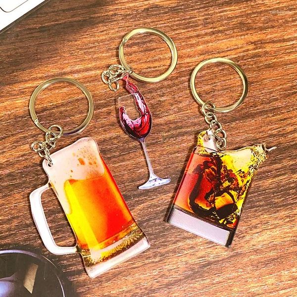 Keychains acrílico com vidro tinto de vidro de vidro de cerveja caneca keyring para homens homens criativos engraçados de uísque de uísque caixas de carro acessórios para presente