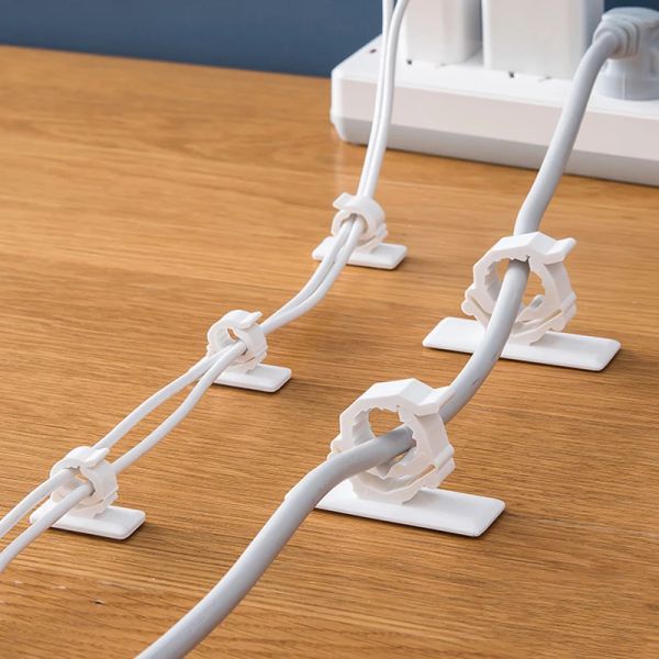 4/8pcs Kunststoffkabel Organizer Clips Selbstkletern Kabelklemme Home Office Desktop-Kabelverwaltung Festhalter Datendraht Wickler