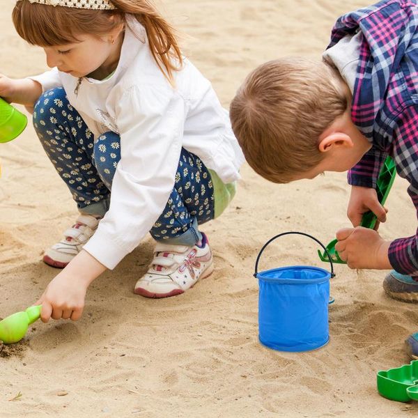 Kids Sand Play Bucket Brinquedo dobrável de praia redonda Plástico Praia Bucket Portable Tubs de areia ao ar livre 6 cores Opcional 12x14cm