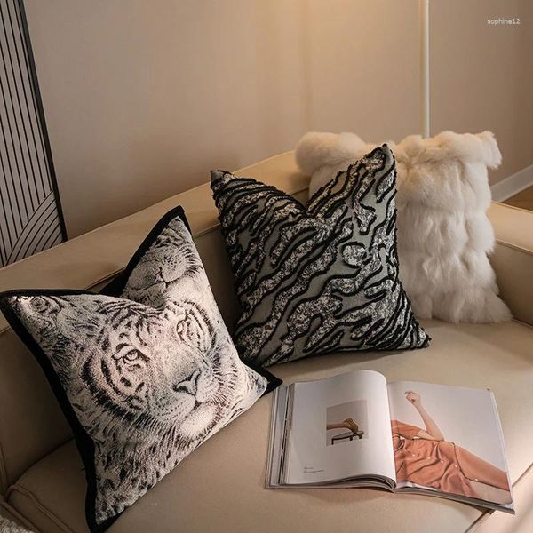 Travesseiros de travesseiro de leão de luxo capa preta de capa geométrica decorativa para sofá 45x45 50x50 Decorações de sala de estar modernas