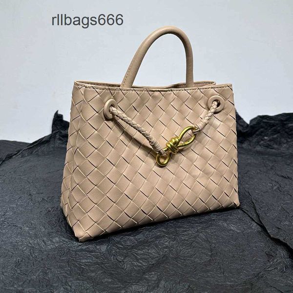 One Lady Portable Tito Cross Bottegs Bags Veneta Tote Andiamo Mesma Bola de Designer de Alta Graduação Metal Buckle Rope Boly Body Body M2PA