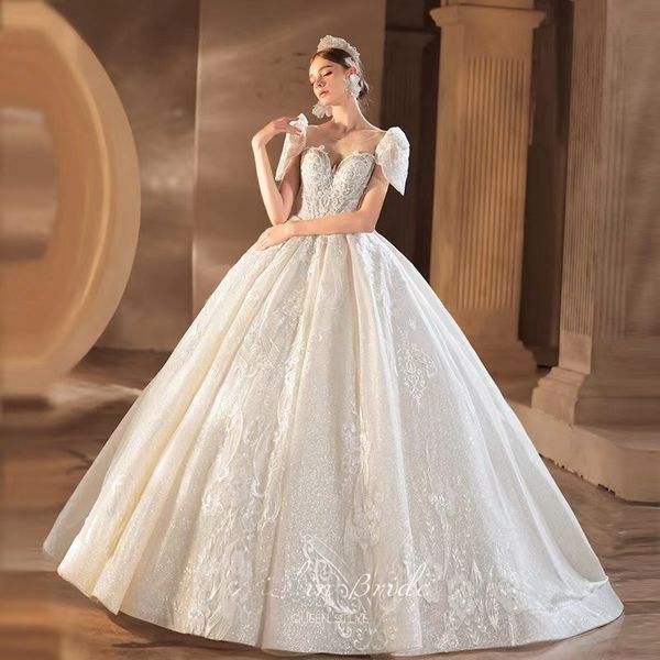 Linda princesa vestido de noiva Aplique Tulle Tulle Uma linha Ruched Plus Size Countre