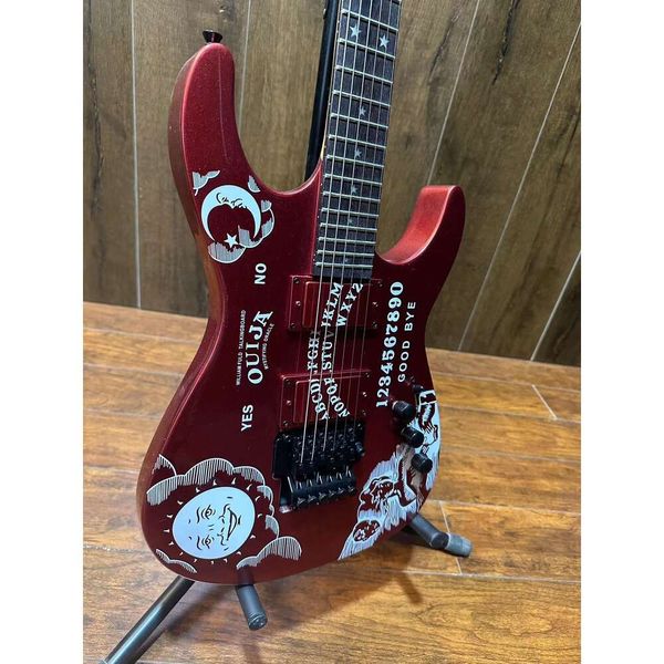 Guitarra elétrica personalizada de fábricas de ponta rosa Binnchas de madeira ativa picape ativo frete rápido grátis