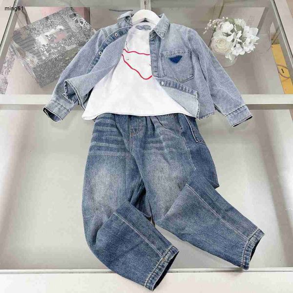 Marke Baby Tracksuits Sommer dreiteils Set Kids Designer Kleidung Größe 100-160 cm runde Nacken T-Shirt Jeans Jacken und Jeans 24APRIL