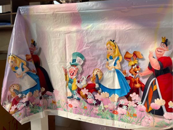 Alice in Wonderland Party Supplies Tischabdeckung Einweg -Tischdecke Lieferungen für Mad Hatter Tea Party Geburtstag Babyparty -Deco